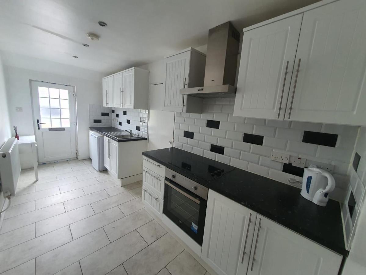 Chantilly Apartment Ickenham Exterior photo